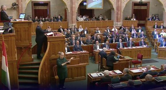 Átment, mint kés a vajon: a parlament elé kerül körzethatárok átrajzolása