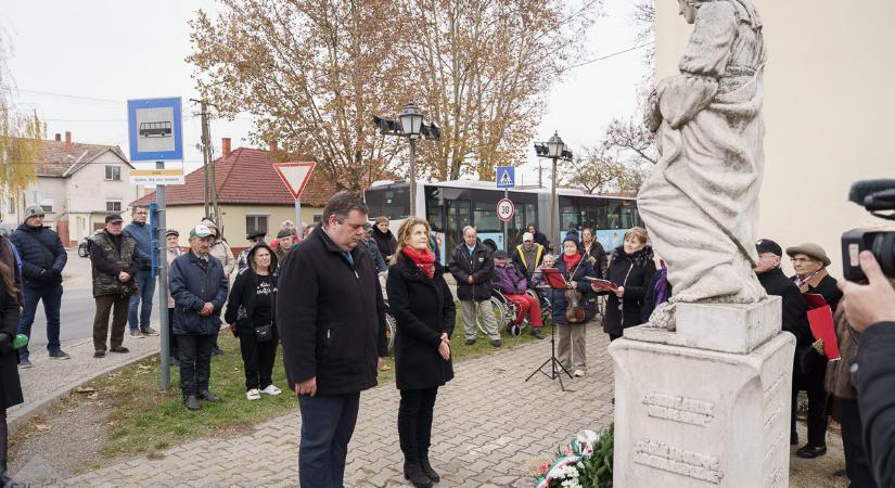 Szent Erzsébetre emlékeztek Újvárosban