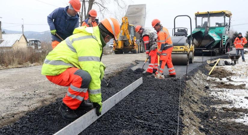 Már holnap bejelenthetik a 2025-ös minimálbér megállapodás részleteit