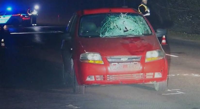 Métereket repült: tinilányt gázoltak el egy szatymazi buszmegállónál – videó