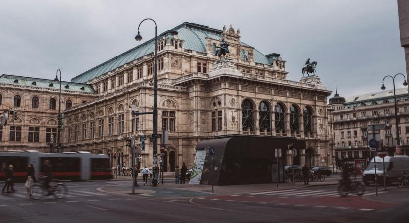 Ismét magyarok ezrei indultak Ausztriába szerencsét próbálni