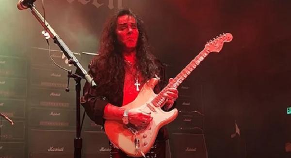 Gumimacikkal támad Yngwie Malmsteen