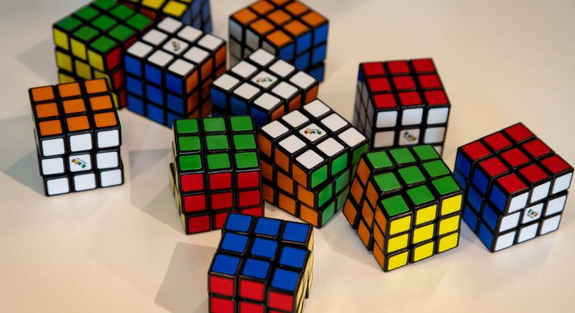 A Rubik-kocka által inspirált kiállítás nyílt New York-ban