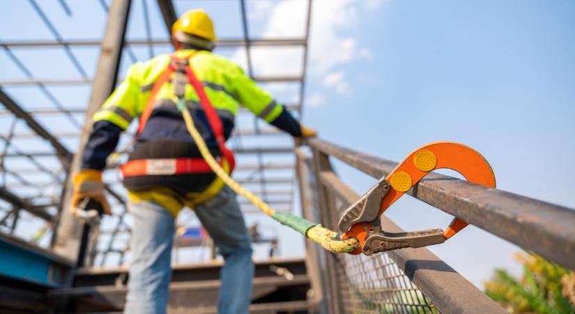 Súlyos büntetés járhat, ha megsértjük ezt a hitelfeltételt: milliókat bukhat rengeteg magyar