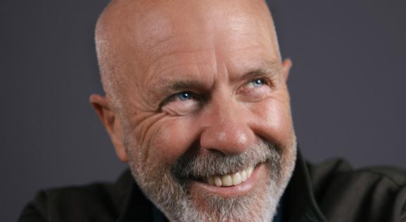 Richard Flanagan ausztrál író visszautasított egy 25 millió forintos pénzdíjat a klímavédelem miatt