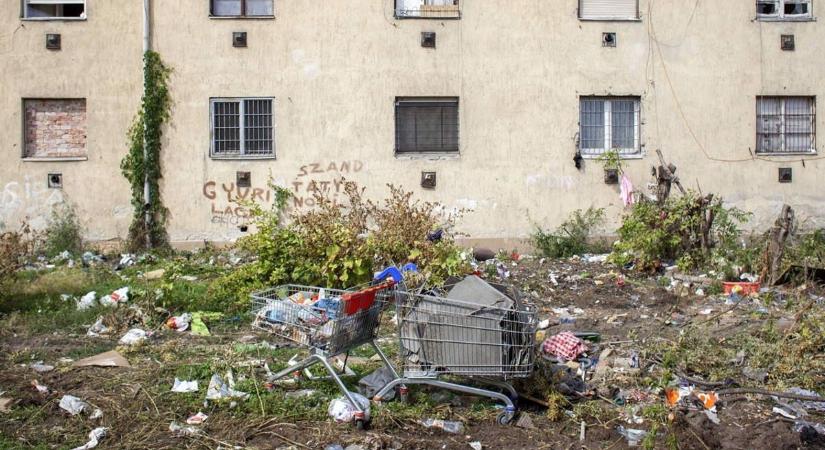 Megkezdték a Hős utcai gettó bontását