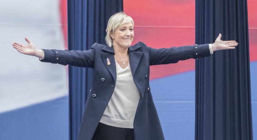 Marine le Pen kilátásba helyezte a francia kormány megbuktatását