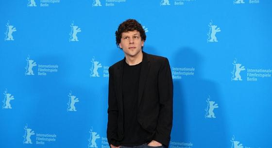 Jesse Eisenberg a Szépművészetiben köszönte meg a Szemfényvesztők 3. stábjának, hogy együtt dolgozhattak