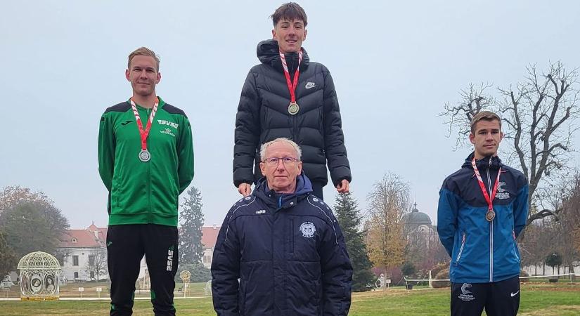 A tatabányai atléta a télies időben is mindenkit legyőzött a gödöllői kastélyparkban