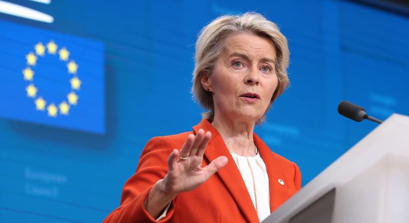 Rosszul lett egy utas a repülőn, Ursula von der Leyen sietett a segítségére