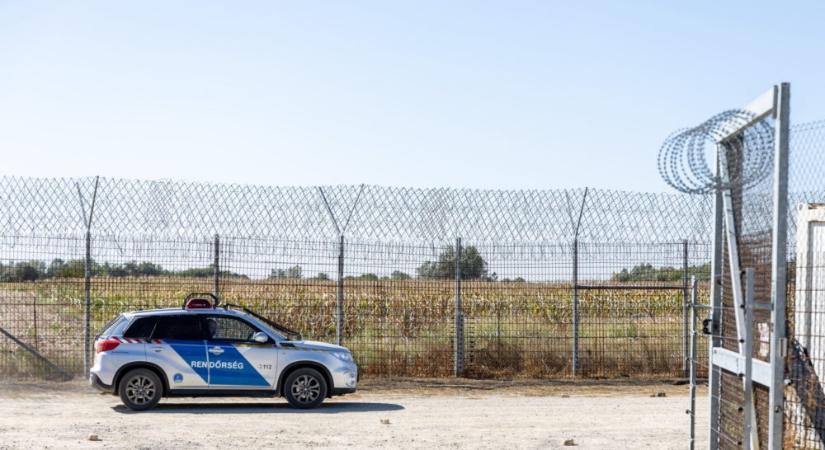 Határzárrongáló határsértőket fogtak el a rendőrök Hóduna közelében