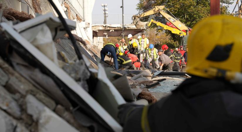 Tömeges letartóztatás az újvidéki vasútállomáson történt tragédia ügyében