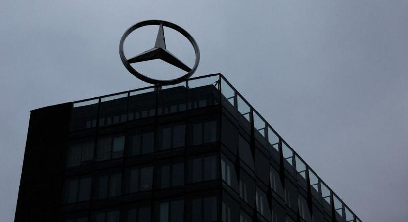 Breaking: hatalmas költségcsökkentésre készül a Mercedes-Benz