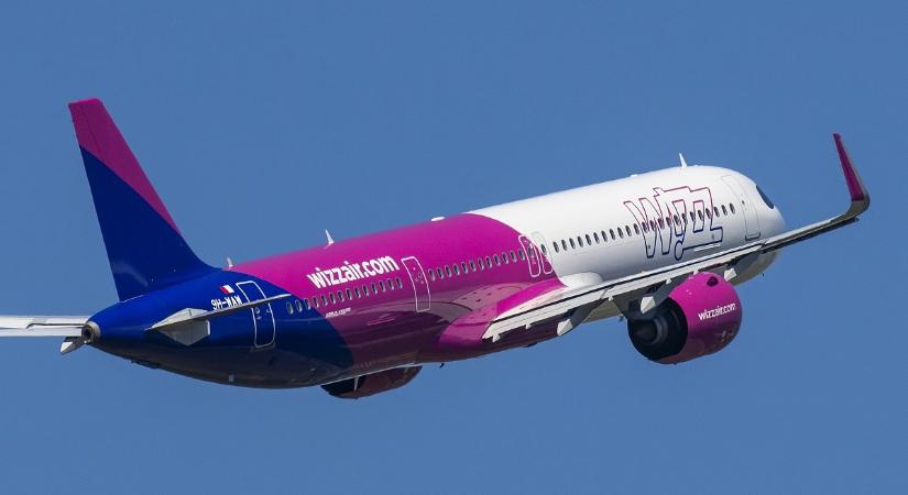 Tragikomédiába illő jelenetekkel tűzdelt 17 órát éltek át a Wizz Air utasai