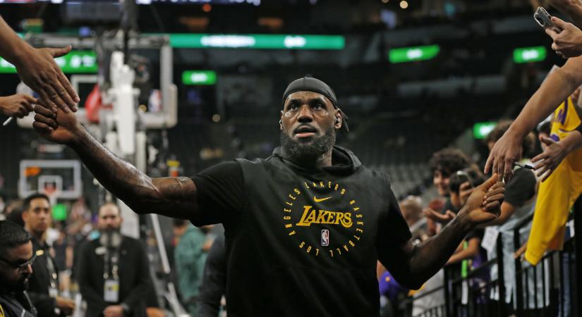 Meglepő bejelentést tett LeBron James