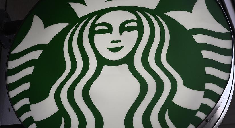 Hiába nyitott egy csomó új üzletet a Starbucks, mégis leépít