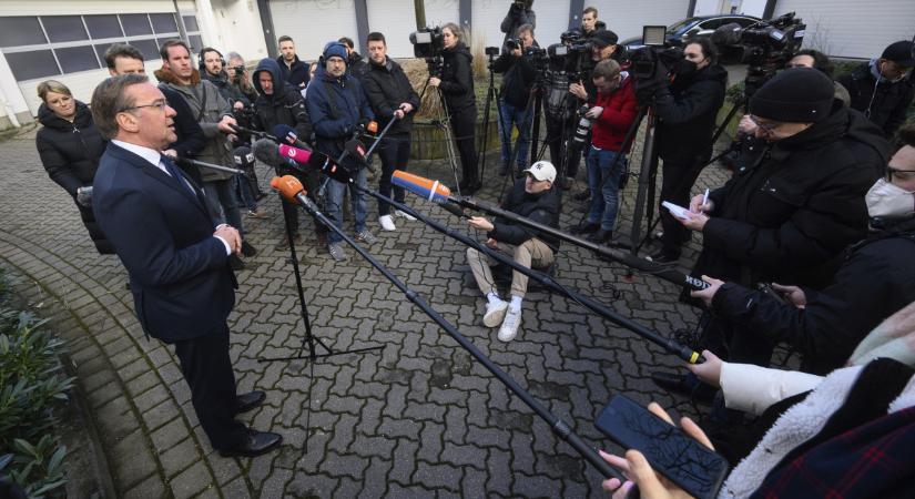 Gyakorlatilag eldőlt: Scholz-Merz csata lesz a német előre hozott választáson