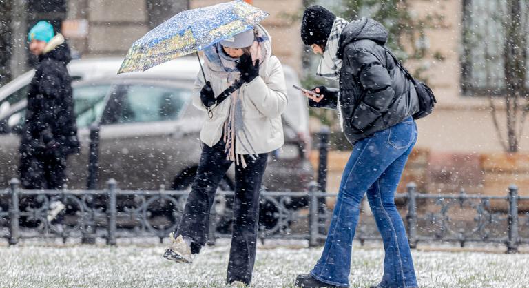 Rárúgta a havazás az ajtót a fővárosra, de az ország más részein is kifehéredett a táj