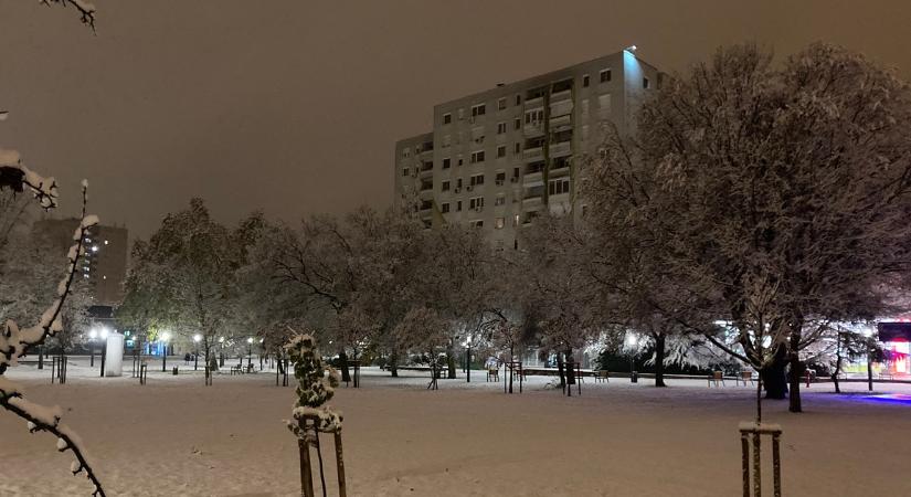 Leesett az első hó, jön a káosz - fotók, videók