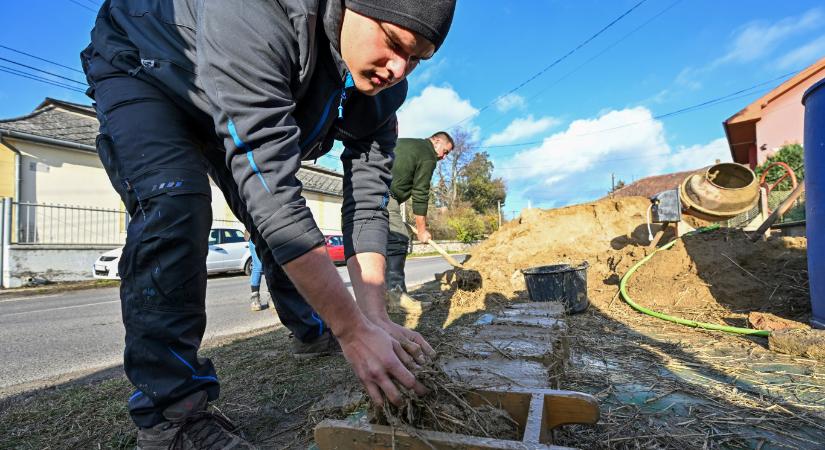 A magyar dolgozók fele 359 100 forintnál kevesebbet visz haza