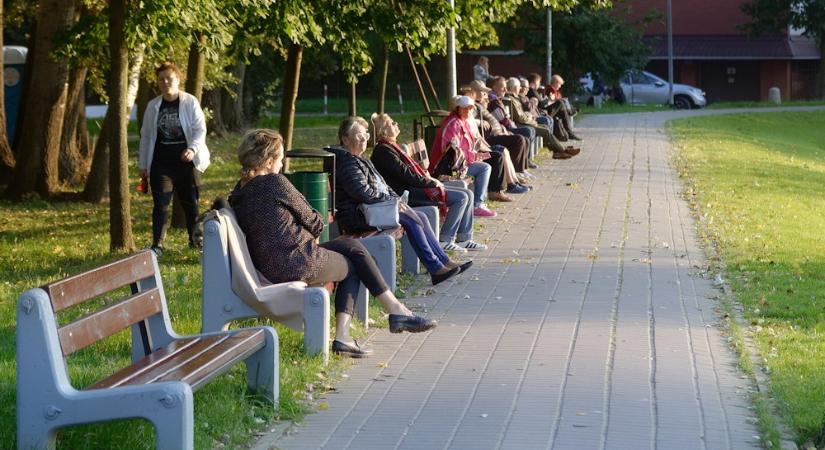 Az idősek helye a társadalomban: elhanyagolt bölcsesség vagy felesleges teher?