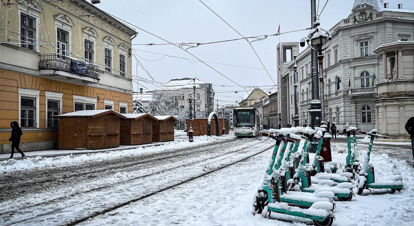 Miskolcon is kifehéredett a táj