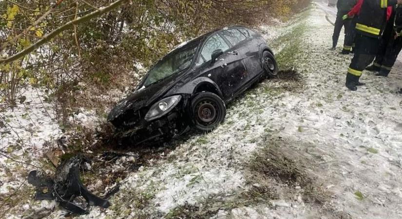 Havazás: három autó karambolozott, öten utaztak a járművekben