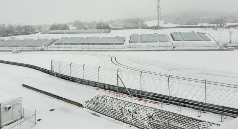 Belepte a hó a Hungaroringet – fotók