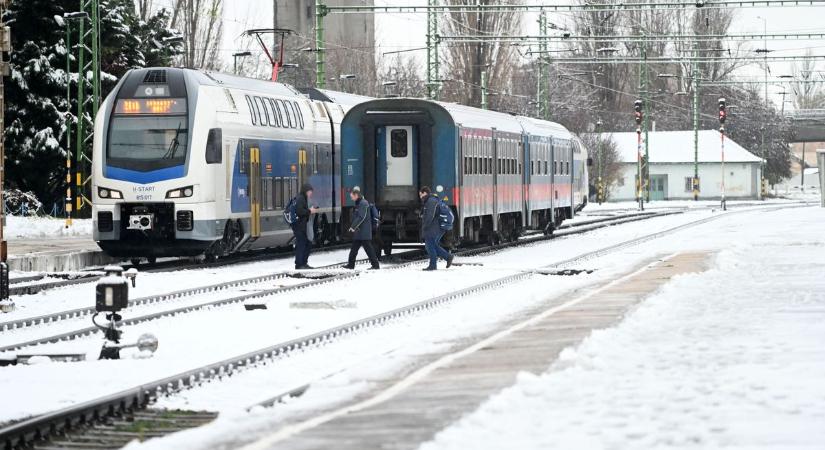 Havazás: a menetrend szerint péntek délután ez a helyzet a Szolnok-Cegléd vonalon