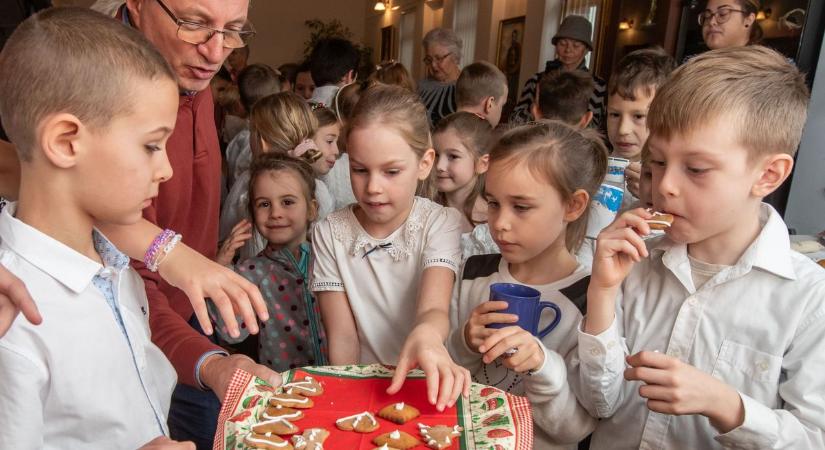 Mézeskalácsot sütöttek a szeretet jegyében