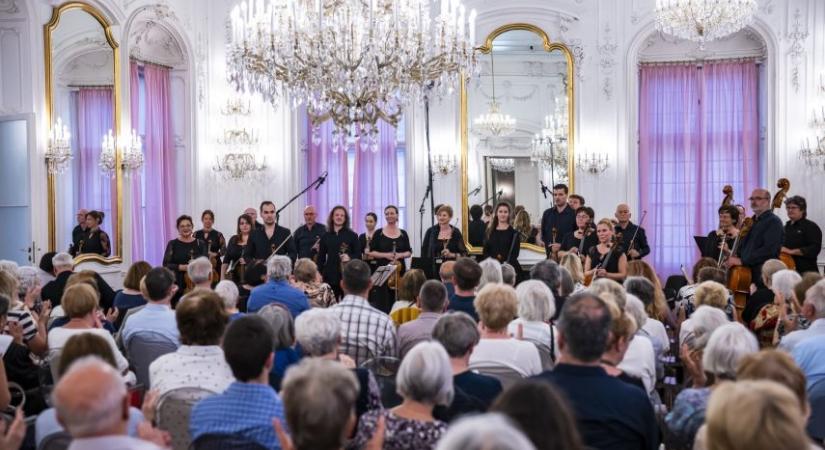 Báli forgatag és kortárs zenei est várja a MÁV Szimfonikus Zenekar kedvelőit