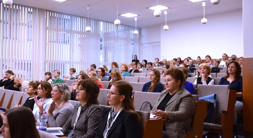 A védőnők új kihívásait vitatták meg a Debreceni Egyetemen