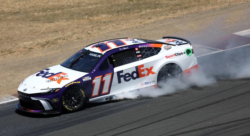 NASCAR: Főszponzora után a crew chiefjétől is elbúcsúzhat Denny Hamlin