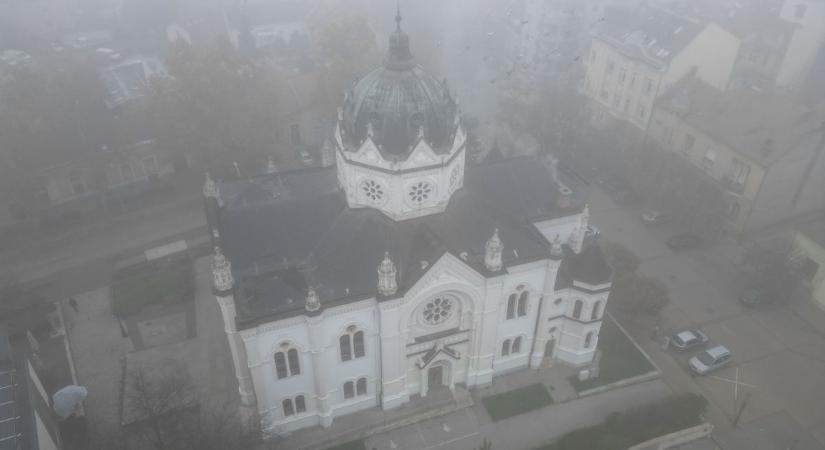 Ezen a képen úgy látható a híres szolnoki épület, ahogy még soha senki nem látta