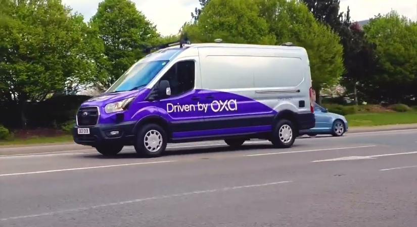 Közúton az Oxa átalakított, önvezető Ford E-Transitjai