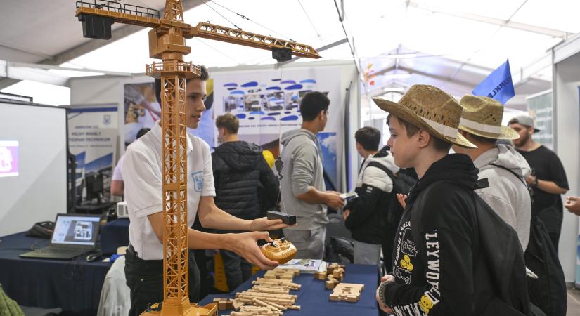 Sokkal jobban is lehet segíteni a középiskolásokat a pályaválasztásban