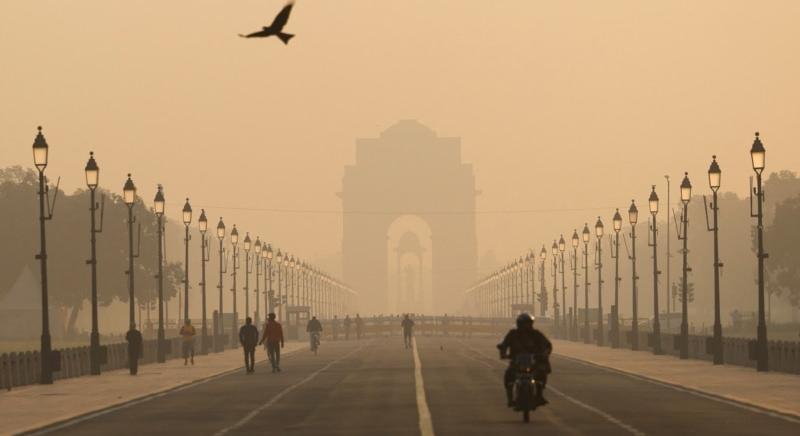 Delhiben olyan magas a levegőszennyezés, hogy az emberek gyakorlatilag mérget lélegeznek be