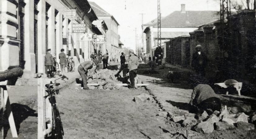 Vásárhely Anno: száz éve is utakat burkolt a város