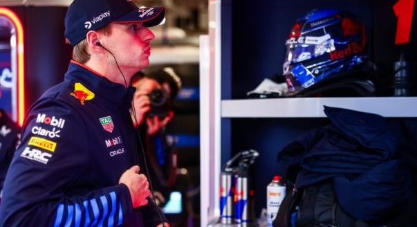 „Nincs olyan erős DRS-ünk, mint másoknak” – Verstappen dolgát megnehezíti a rossz hátsó szárny