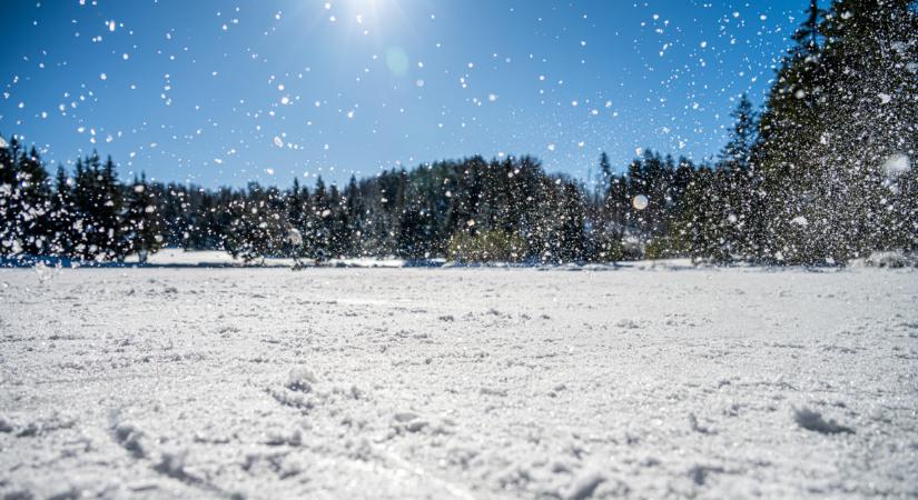 Nincs vége a havazásnak: fehérednek a tájak, mutatjuk, hol jön még hó