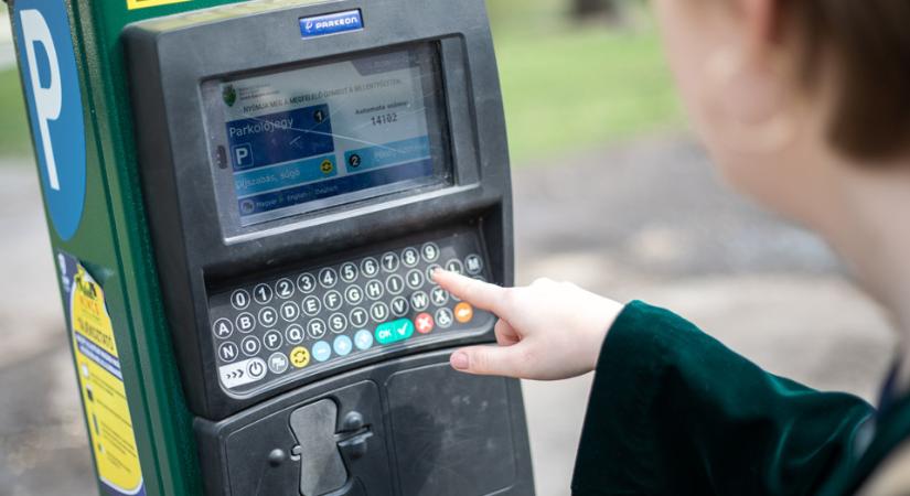 Hiába gyűjtötte az aprót, minden parkolóóra eltűnhet Budapestről