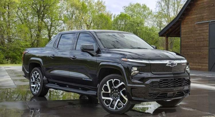 Chevrolet Silverado EV RST Sidewinder – oldalazva is megy, ha kell