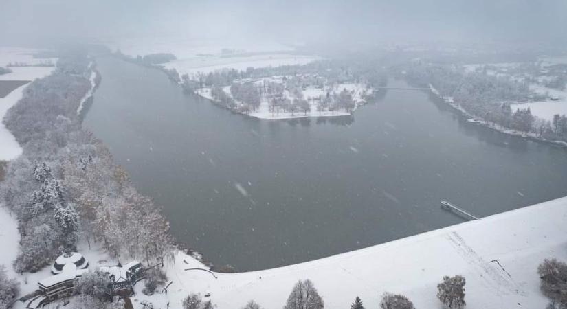 A Gébárti-tó télen is álomtáj (fotó)