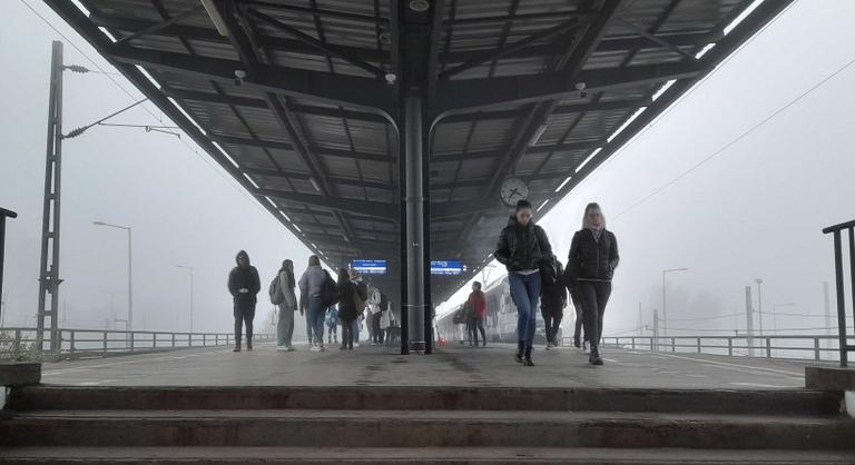 Bár a hideg távozik, a köd visszatér a Kárpát-medencébe