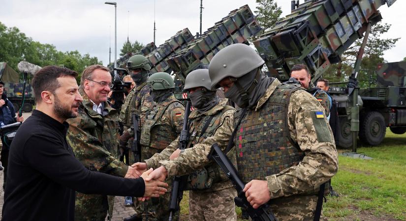 A német védelmi miniszter szerint Európa hosszan tartó orosz fenyegetéssel néz szembe