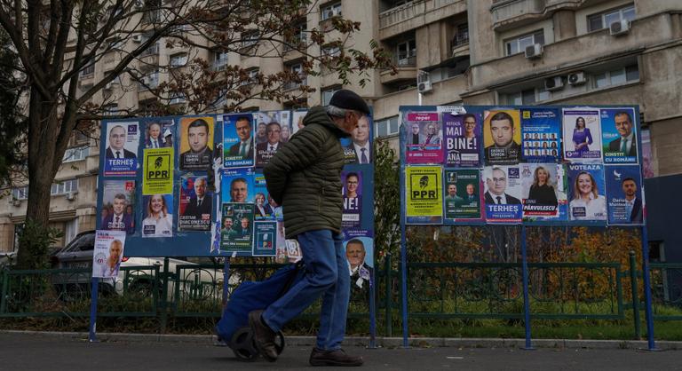 Populisták versenyével zárják a választási szuperévet Romániában