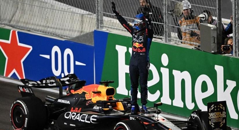 Zokogva mondott köszönetet, Verstappen újra a világ tetején