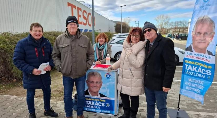 Már az első nap összegyűjtötte az 500 ajánlást Takács László a Tolna 2-es időközire