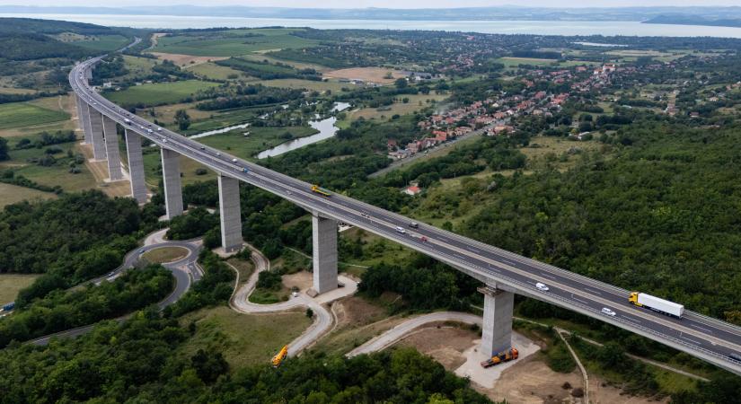 Jövő vasárnaptól megvásárolhatók a 2025-ös autópálya-matricák