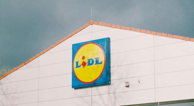 Hihetetlenül olcsó volt a Lidl, fillérekért árultak mindent, ősrégi újság került elő a múltból